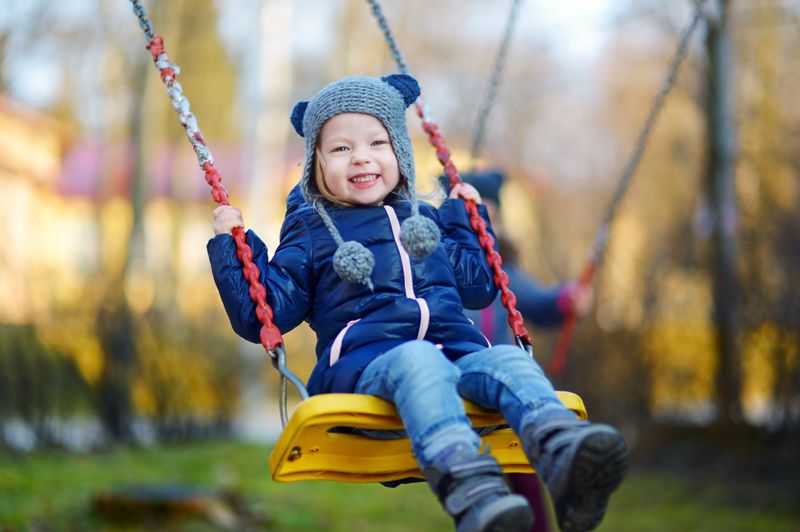 Piscina e raffreddore in inverno: come comportarsi con i bambini?